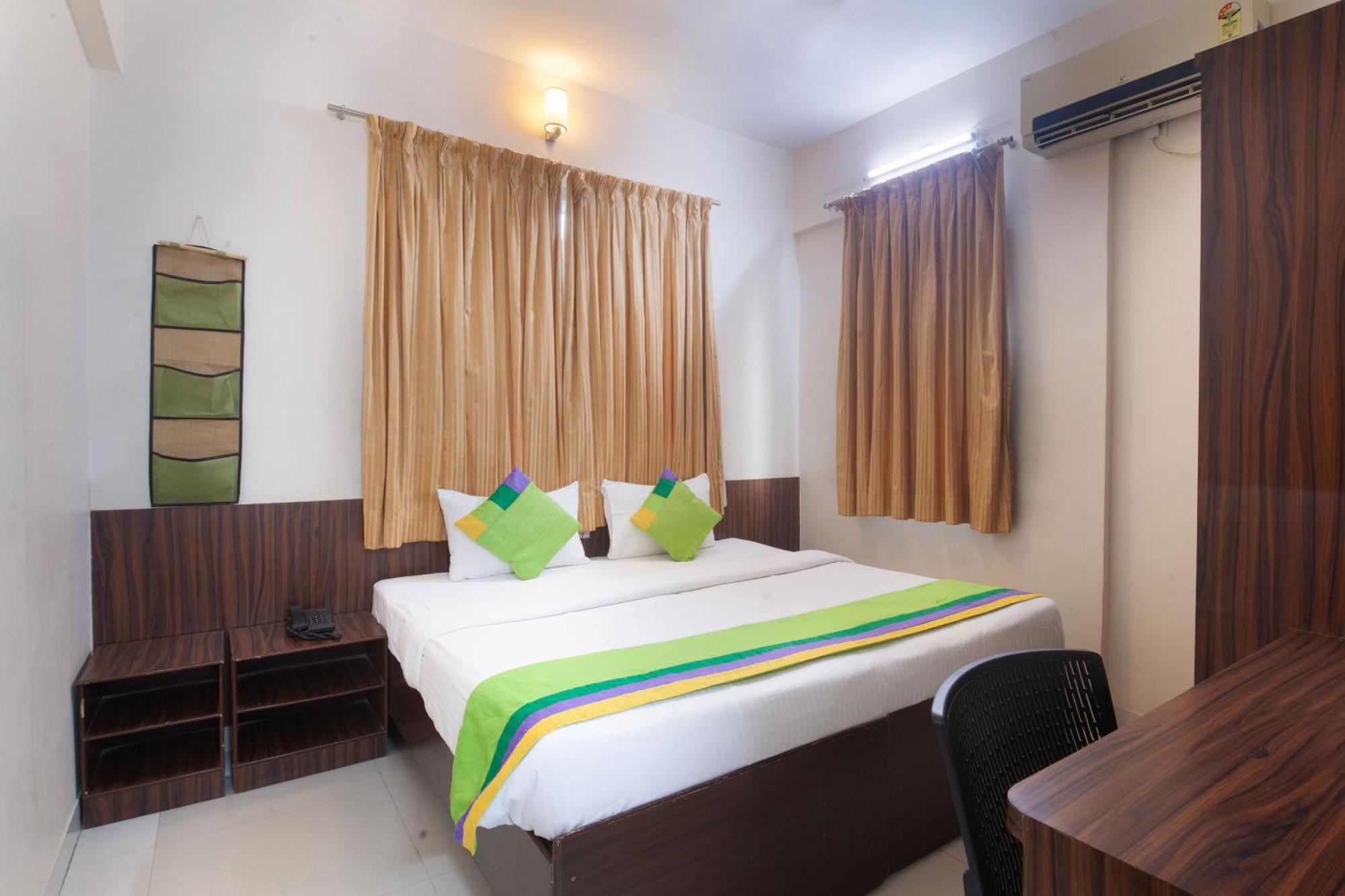 Treebo Park View Hadapsar Hotel Пюн Екстериор снимка